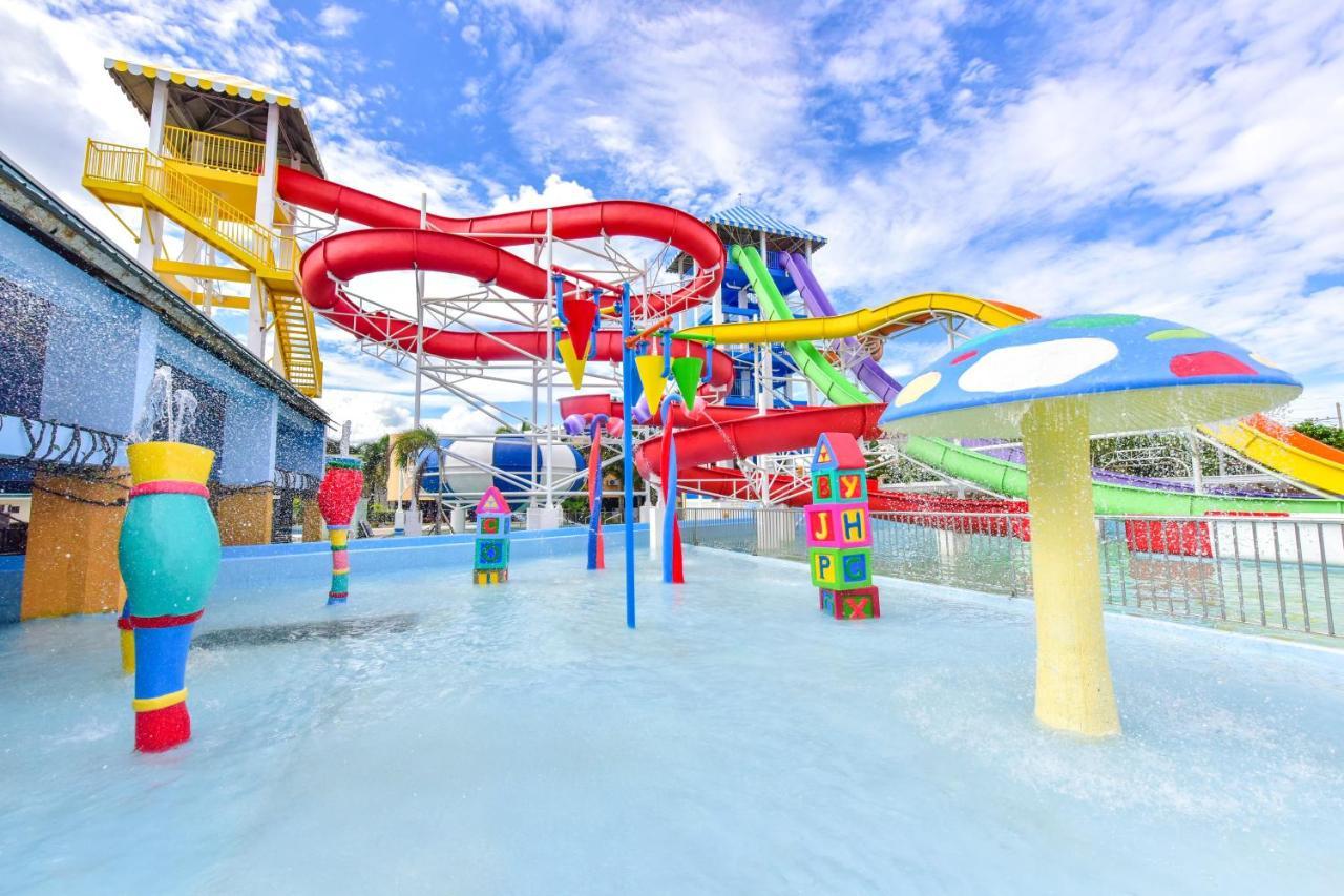 Eon Centennial Resort Hotel & Waterpark Iloilo City Exterior photo