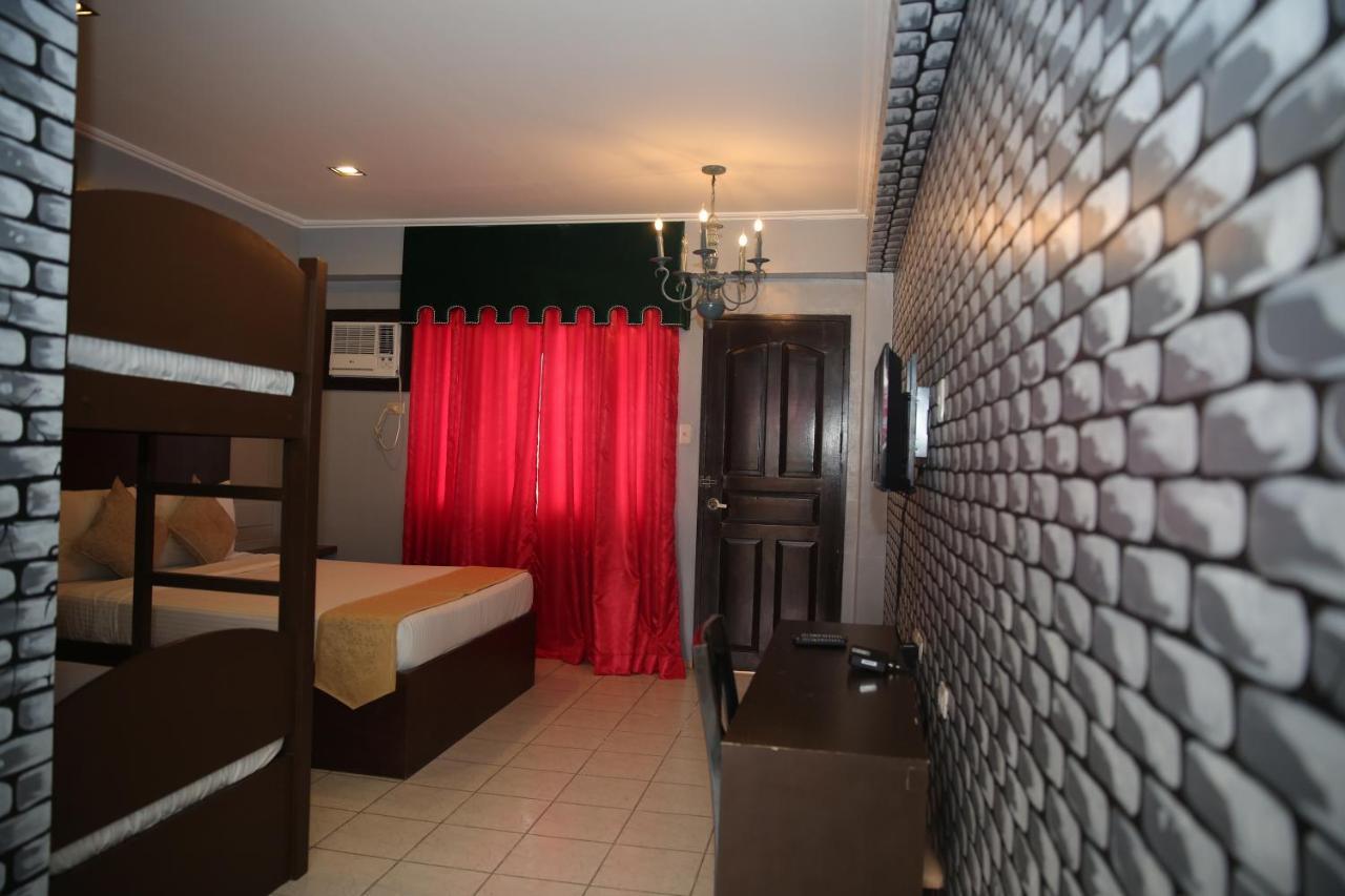 Eon Centennial Resort Hotel & Waterpark Iloilo City Room photo